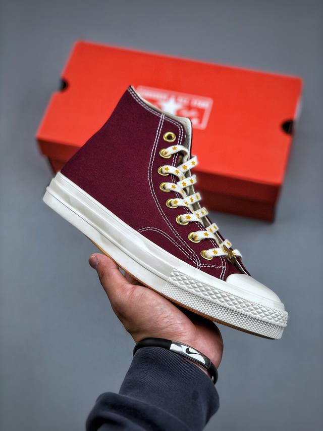 ZP匡威新款出货 Converse 1970S 星星元素 酒红 黑色出 配件齐全+赠送一副鞋带 此款金扣 金标+ 星星元素的高帮帆布真的美哭了 后跟星星图案也是