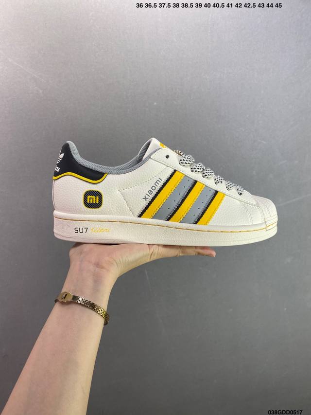 核心私 公司级Ad Originals Superstar 经典复古贝壳头板鞋 Jp9310 诞生于1969年 是第一双将全皮面鞋 身与橡胶鞋头结合在一起的低帮