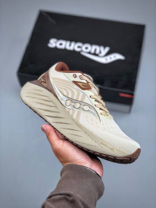 Saucony Triumph 22 索康尼胜利22代旗舰级缓震型跑鞋 性能相比前几代再升级 鞋面采用本地自减全新升级的工学网设计 贴合脚部更透气 中底部分使用