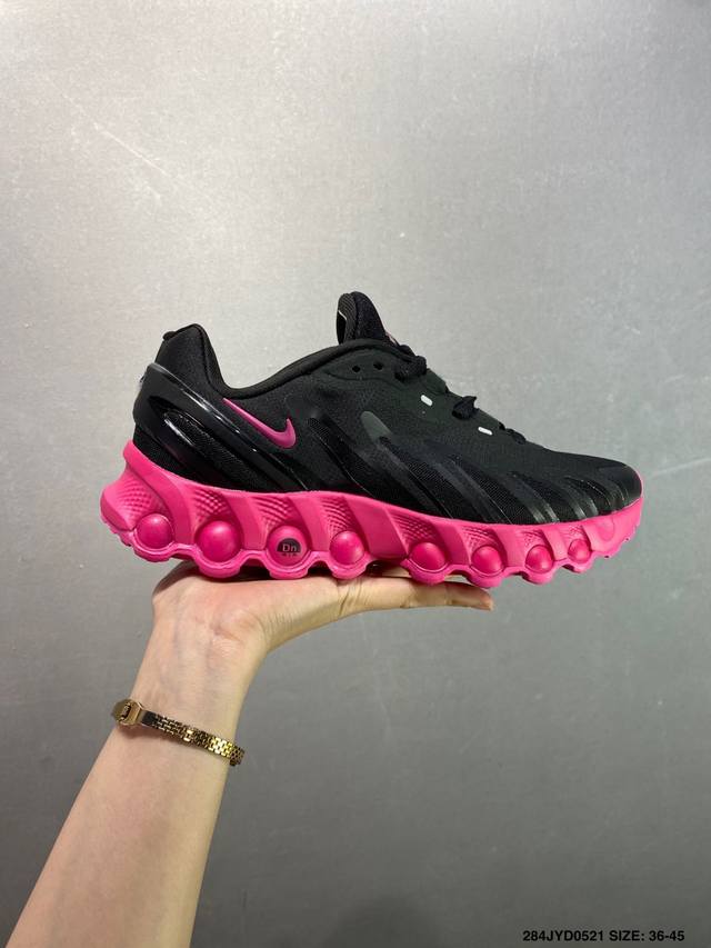 公司级Nike Air Max Dn8 全掌科技气垫 缓震运动跑鞋 dn8的核心亮点在于其八腔气垫结构 根据不同部位设定的气压值专为行走设计 提供卓越的舒适感