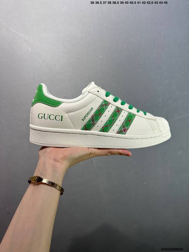 公司级Adidas Originals Gazelle Indoor 三叶草休闲防滑耐磨低帮板鞋 纯原版本 鞋头出色设计 塑就出众贴合感 稳固的后跟贴合足部曲线