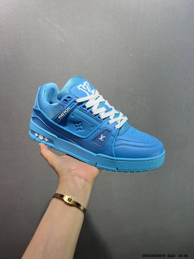 公司级路易威登 Louis Vuitton Lv路易威登板鞋 新款 Lv Trainer最新配色运动鞋 L家 篮球鞋风格运动鞋 该鞋由艺术总监 Virgil A