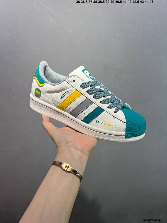 核心私 公司级Ad Originals Superstar 经典复古贝壳头板鞋 Jp9310 诞生于1969年 是第一双将全皮面鞋 身与橡胶鞋头结合在一起的低帮