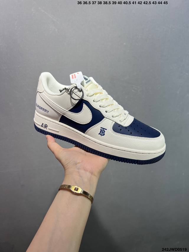 公司级Burbrrry X Air Force 1 Low 米白灰 原楦头原纸板 打造纯正空军版型 #专注外贸渠道 全掌内置蜂窝气垫 #原盒配件 原厂中底钢印