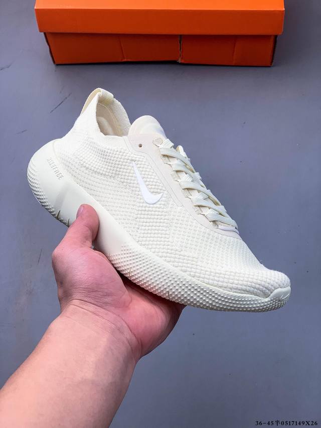 公司级 耐克 Nike Free 2025 新款轻便缓震透气训练跑鞋 全新上市的 Nike Free 2025 采用经典的黑白配色 展现简约而充满动感的风格 鞋