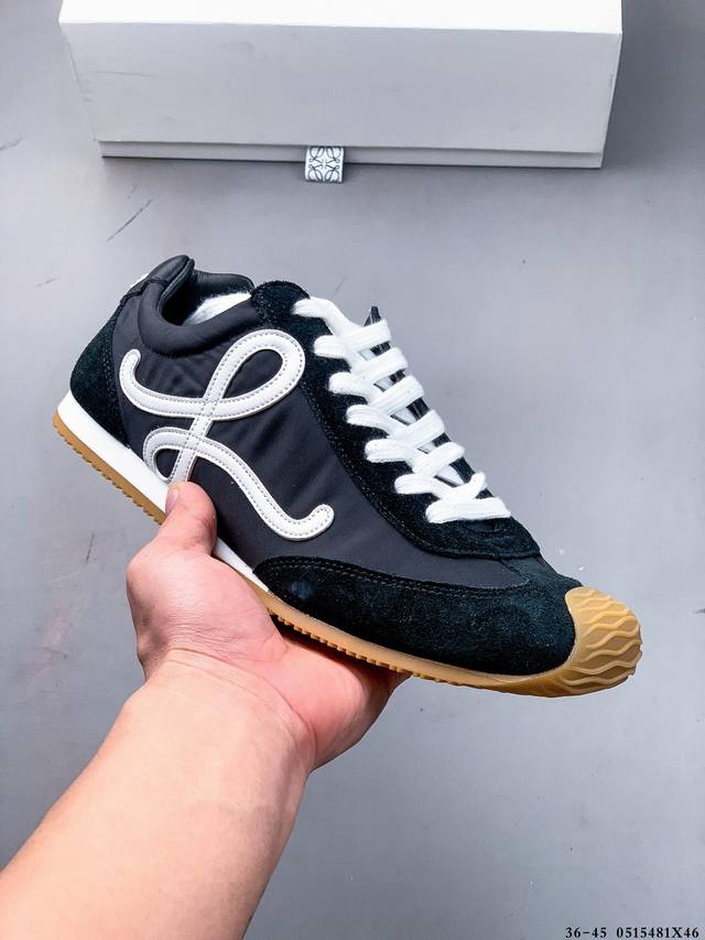 loewe罗意威 Ballet Runner 2.0小牛皮 圆头系带 低帮 生活休闲鞋 罗意威全新版大头运动鞋Ballet Runner2.0 以其独特的设计和