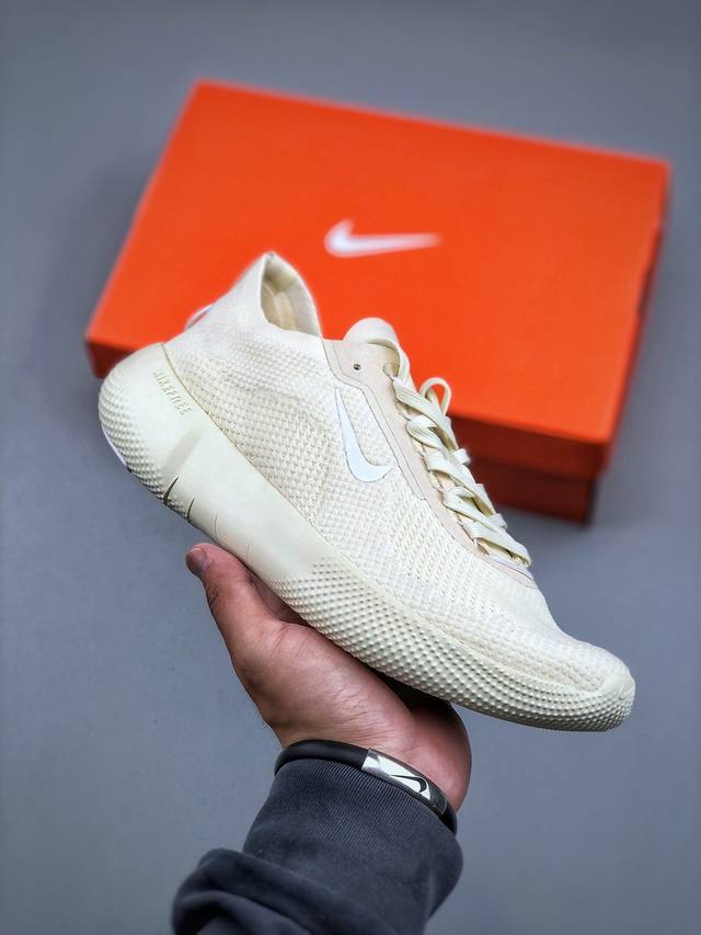 Nike Free 2025 耐克新款飞织面透气缓震运动跑鞋 官方同步出货飞织鞋面提供出色的弹性和支撑力鞋底融入凹槽设计 塑就柔韧灵活性 令运动自由无拘加厚泡绵