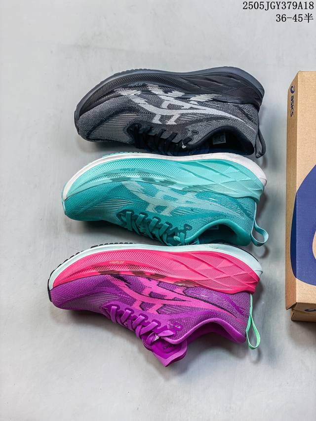 asics 亚瑟士Gel-Nimbus 26稳定跑鞋鞋面采用双层提花网面设计 提高包裹性和透气性 后跟搭载稳定系统科技T-Gel提升整体支撑力和结构感 减少对身