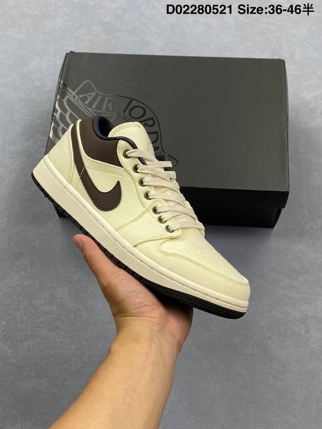 air Jordan 1 Low 低帮 米黄棕 Aj1 乔丹1代 Aj1 乔1 低邦 米白棕 乔丹篮球鞋系列 鞋款整体采用米黄色帆布面料打造鞋面 搭配米黄色框架