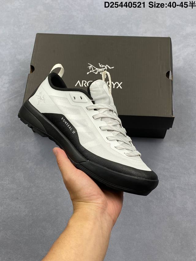 arcteryx始祖鸟 Norvan Ld M覆盖低帮户外登山徒步鞋 特有的独立衬垫 穿着更合脚 带有Gore-Tex防水内衬 提供透气性和防风雨性能 同时内靴