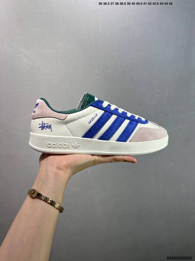 公司级 Ad Original Samba Og 复古经典轻便板鞋 口碑大厂出品 正确烫金高频细节 原装纳米超迁皮料 独家私模橡胶大底 原盒原配 这款桑巴鞋展示