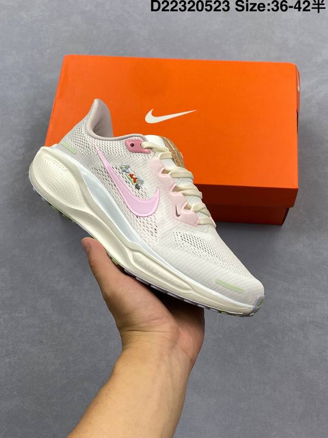 颠覆式升级 Nike 飞马新鞋 触感柔软 质感升级 随着 耐克 蓝图 系列 在巴黎的盛大发布 全新一代 登月41代 Nike pegasus 41运动老爹鞋也正
