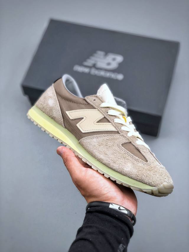 New Balance 471系列 米灰色复古轻便平衡生活休闲鞋 上架实拍以复古跑鞋设计为灵感 融合现代舒适科技 重塑街头与日常穿搭的潮流风格 延续Nb标志性的