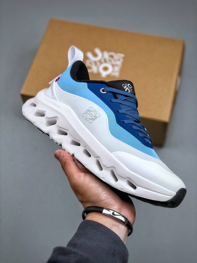 Loewe X On昂跑Cloudtilt 罗意威 联名轻量运动休闲鞋 杨幂同款 脚感很舒服 鞋底柔软且包裹性好 上脚显腿长 不用系鞋带很方便 不管休闲还是运动
