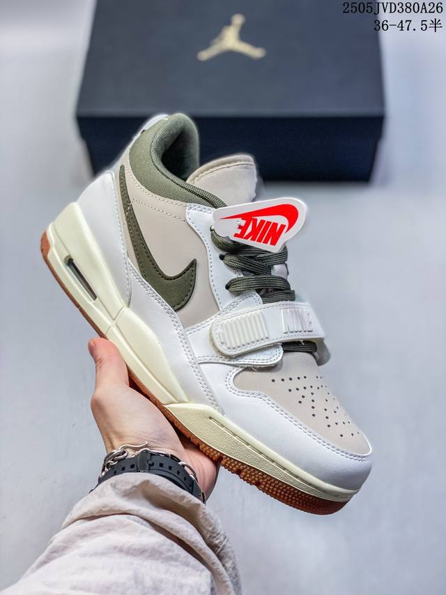 air Jordan Legacy 312 东单 乔丹篮球鞋系列 号称 最强三合一 的 Jordan Legacy 312 自然有着杂交结合的设计 它的名字就展
