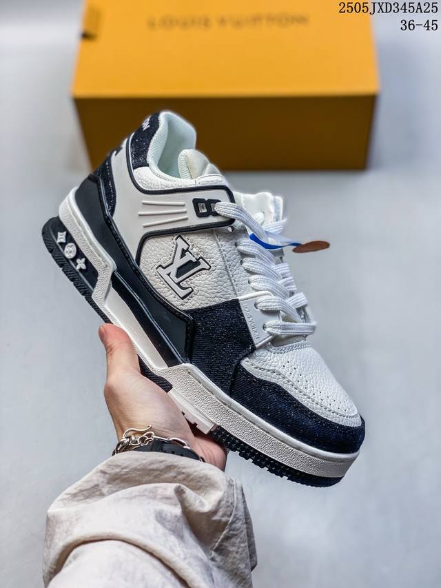 公司级路易威登 Louis Vuitton Lv路易威登板鞋 面包鞋 新款 Lv Trainer最新配色运动鞋 L家 篮球鞋风格运动鞋 该鞋由艺术总监 Virg
