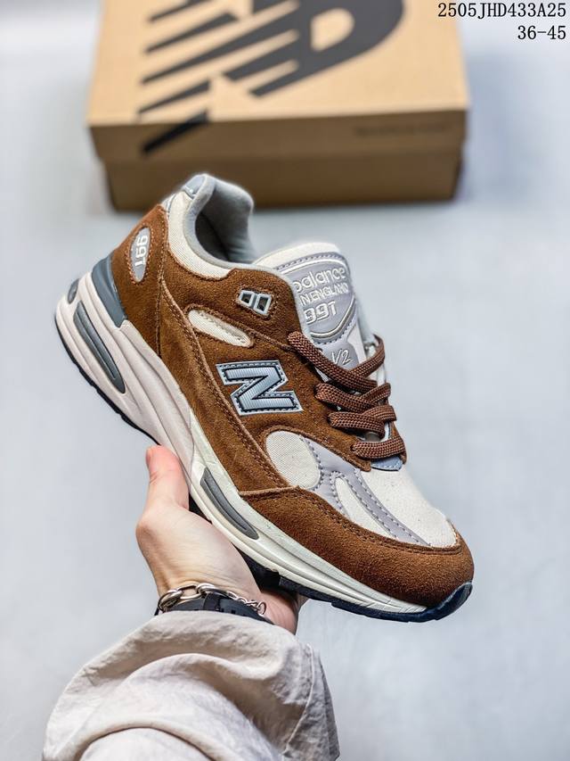 真标耐克Nike Zoom Vomero Roam 马拉松复古跑五代休闲运动慢跑鞋 采用环保纤维革饰片组合网眼布鞋面材质 升级正确后跟Tpu加固 耐弯折热塑框架