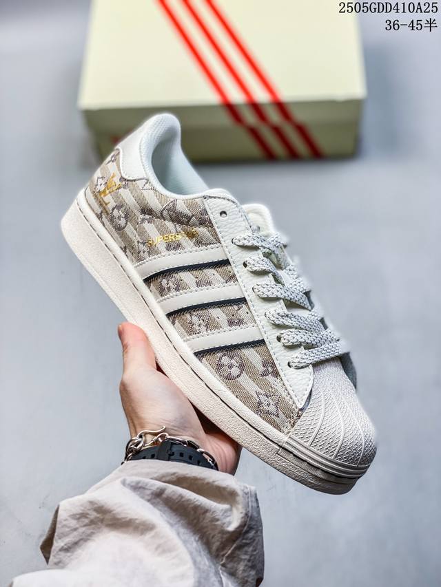 纯原 Clot X Ad Originals #贝壳头迪奥联名限定 贴合柔软布料红白印花配色 这双鞋的整体设计思路和风格可以说很Clot 鞋款整体选用了易穿搭的