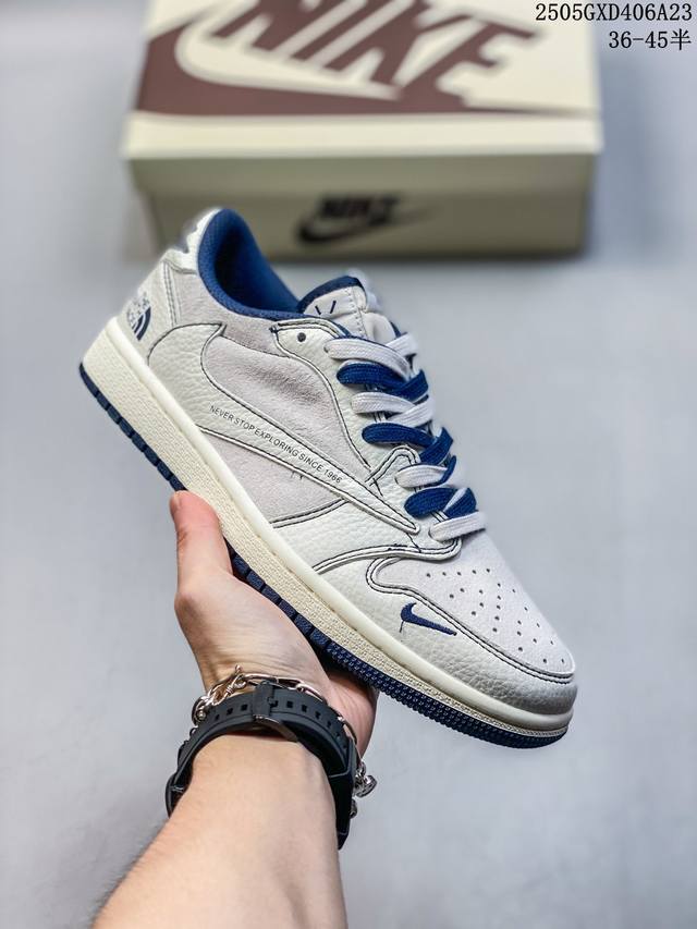 高端定制 Travis Scott X Jordan 1 Low 北面联名-奶白灰蓝底 倒勾低帮休闲版本 原厂全头层皮 大厂纯原品质出货 纯正版型 定制鞋盒 皮