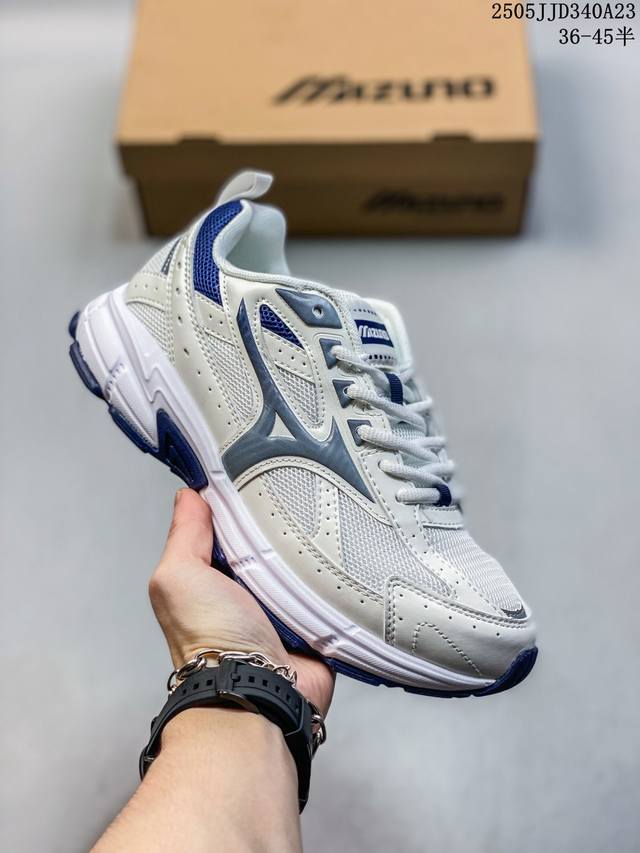 mizuno 美津浓 复古时尚休闲舒适减震运动跑步鞋 美津浓Wave机械缓震 可以说是机械缓震跑鞋科技的翘楚 有着非凡的适应性 有着充分而持久的缓震能力和轻量化