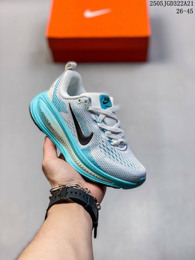 亲子鞋 耐克 Nike Vomero 18 耐克 舒适减震防滑 低帮跑步鞋 全掌Reactx泡绵中底 前掌和后跟还配备了Air Zoom气垫单元 据说跑起来更快