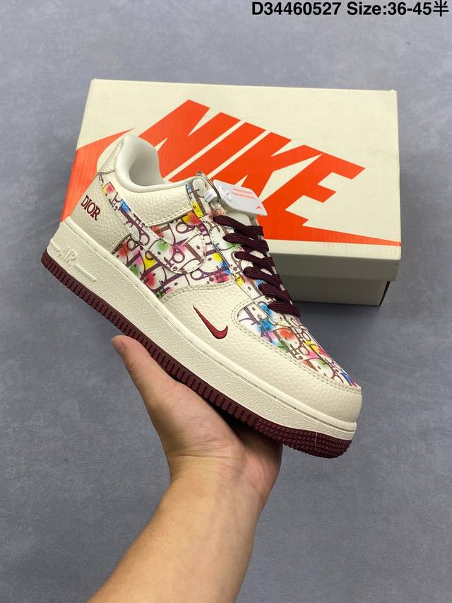 耐克Nike Air Force 1 Low 空军一号低帮百搭休闲运动板鞋 柔软 弹性十足的缓震性能和出色的中底设计 横跨复古与现代的外型结合 造就出风靡全球三