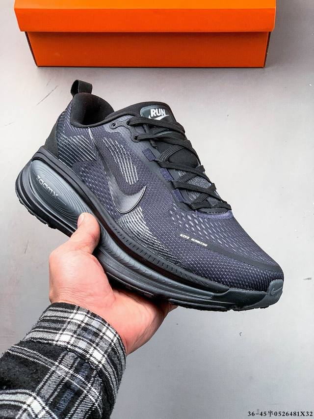 nike Air Zoom Vomero 18 缓震透气休闲慢跑鞋 新版Vomero结合全新Zoomx和Reactx泡绵 提供双重缓震效果 铸就非凡迈步体验 0
