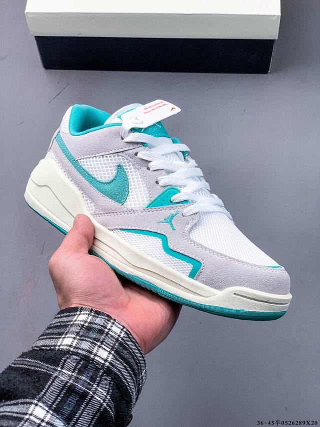 nike Air Jordan Cmft Era 新款透气百搭休闲鞋 jordan Cmft Era 聚焦于日常舒适体验 采用低帮轮廓 搭配网眼与麂皮材质鞋面