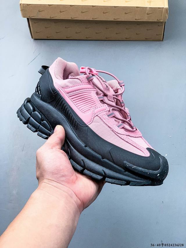 公司级 耐克Nike Zoom Vomero Roam 潮流低帮休闲运动鞋 nike Zoom Vomero Roam男子冬季款运动鞋专为城市环境匠心设计 是潮