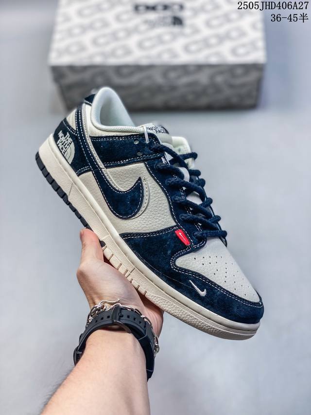 nk Sb Dunk Low 北面联名-灰猪八藏蓝勾 周年高端定制 低帮休闲板鞋 #定制鞋盒 大厂纯原品质出货 超高清洁度 皮料切割干净无任何毛边 细节完美 货