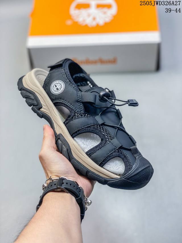 timberland添柏岚 天伯伦 沙滩鞋男鞋 溯溪越野系列新品 鞋面采用抽绳扣 适应各种脚型 防撞鞋头构造 形成防撞保护 避免磕碰 采用车缝线橡胶耐磨大底 手