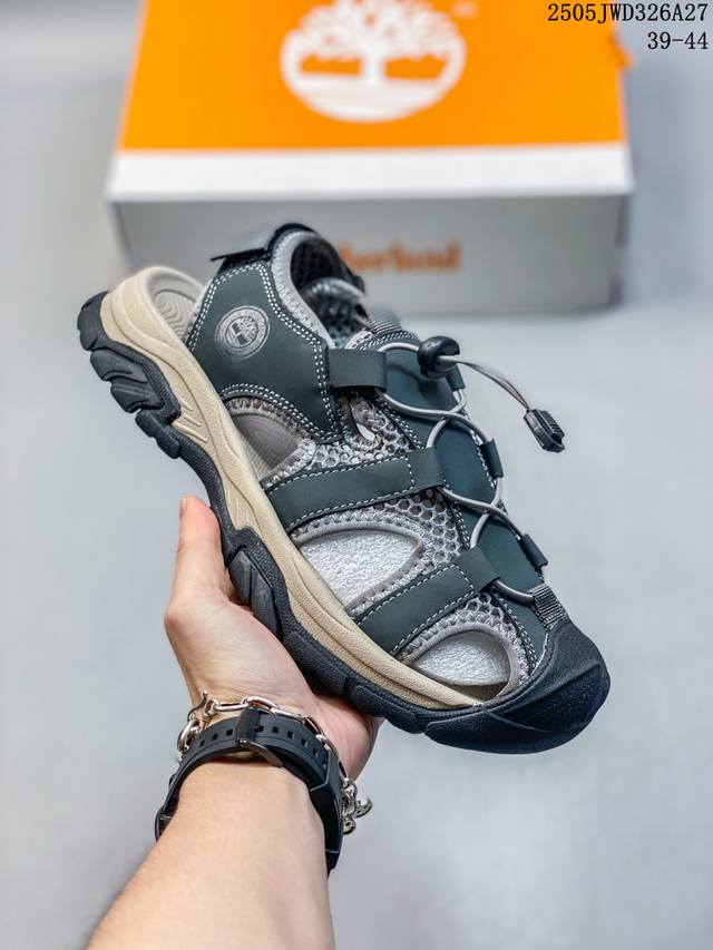 timberland添柏岚 天伯伦 沙滩鞋男鞋 溯溪越野系列新品 鞋面采用抽绳扣 适应各种脚型 防撞鞋头构造 形成防撞保护 避免磕碰 采用车缝线橡胶耐磨大底 手