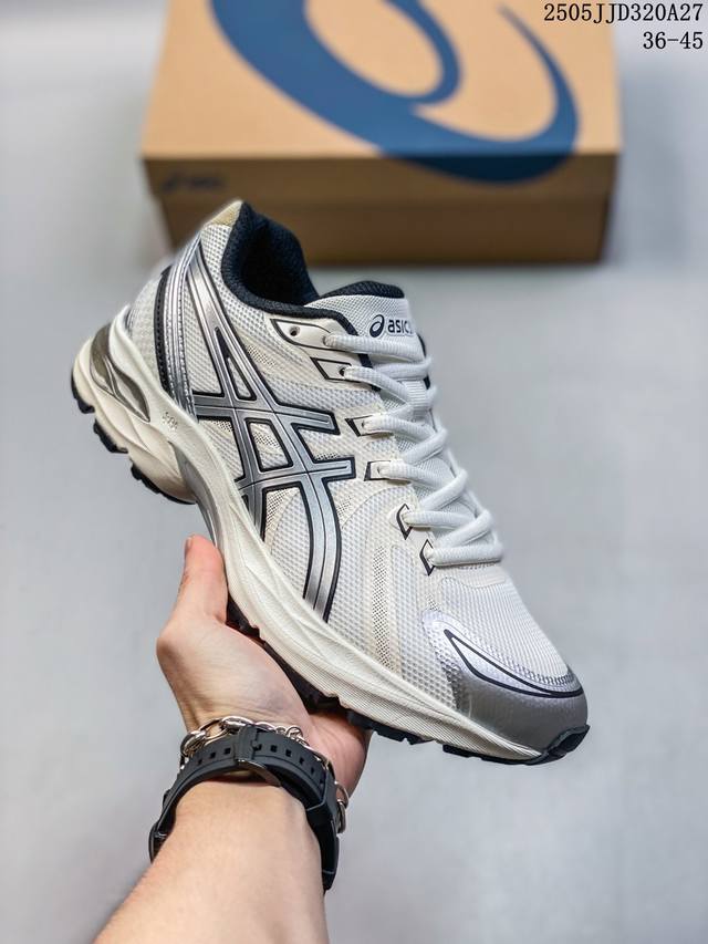 asics Gel-1130 亚瑟士新款运动跑步鞋 asics Gel-1130可以称得上是复古美学的入门代表作 它所呈现的是千禧年后期的时代变迁风格 整双鞋在