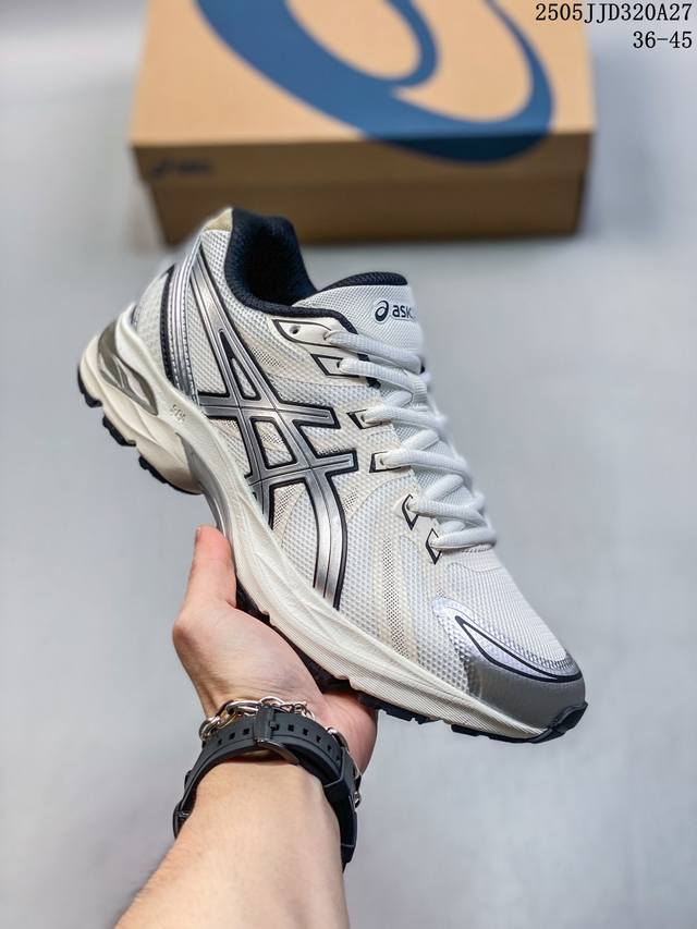 asics Gel-1130 亚瑟士新款运动跑步鞋 asics Gel-1130可以称得上是复古美学的入门代表作 它所呈现的是千禧年后期的时代变迁风格 整双鞋在