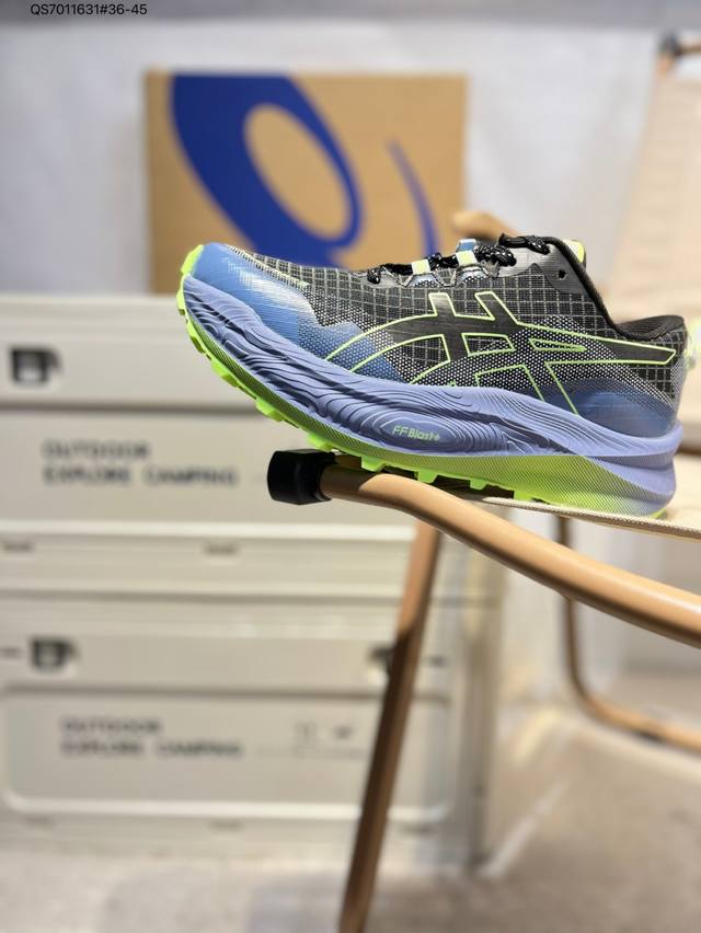 asics Gel-Trabuco Max 3亚瑟士经典跑鞋 如今机能风和户外风吹得正劲 便是主打 Urban Outdoor机能越野风格 城市和户外场景都能轻