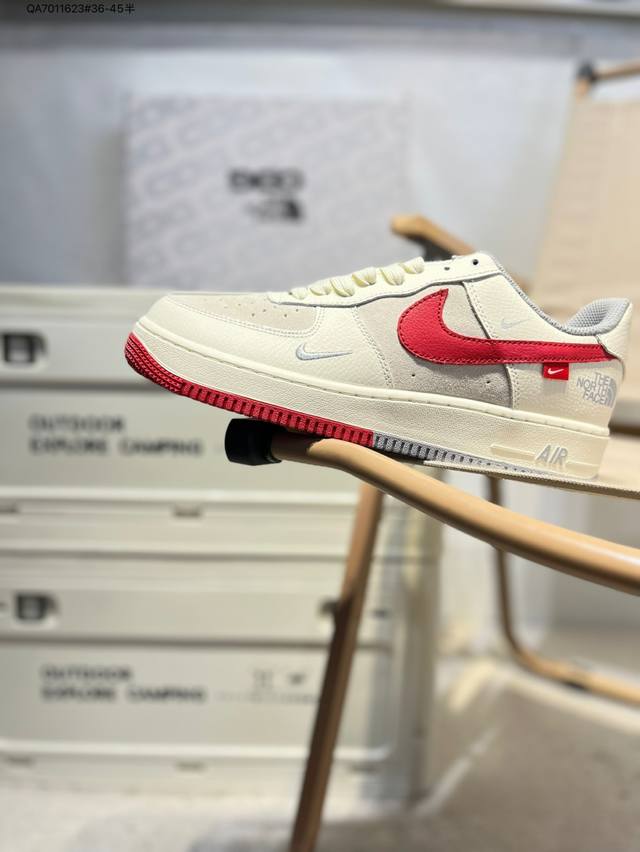 北面 X 耐克 Nike Air Force 1 '07空军一号 百搭休闲运动板鞋 柔软 弹性十足的缓震性能和出色的中底设计 横跨复古与现代的外型结合 造就出风
