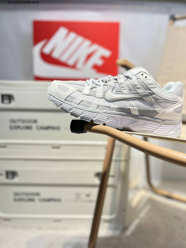 耐克 Nike p-6000 Laser Blue 复古科技个性运动老爹鞋 该鞋款鞋面采用纵横交错的覆面 重现 0 年代跑鞋风格 同时搭配缓震鞋垫 带来舒适的步