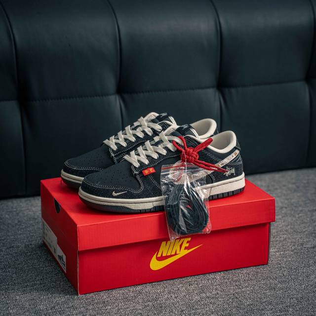 核心私 nike Dunk 全套原楦原模倾力打造完美版型 独家原厂航空铝磨具打磨大底 鞋头坡度极致还原 无解鞋型 原盒原配 圈内天花板工艺 原厂冲刀 超高清洁度