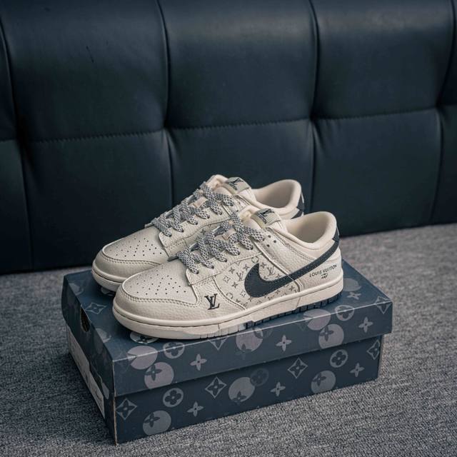 核心私 nike Dunk 全套原楦原模倾力打造完美版型 独家原厂航空铝磨具打磨大底 鞋头坡度极致还原 无解鞋型 原盒原配 圈内天花板工艺 原厂冲刀 超高清洁度