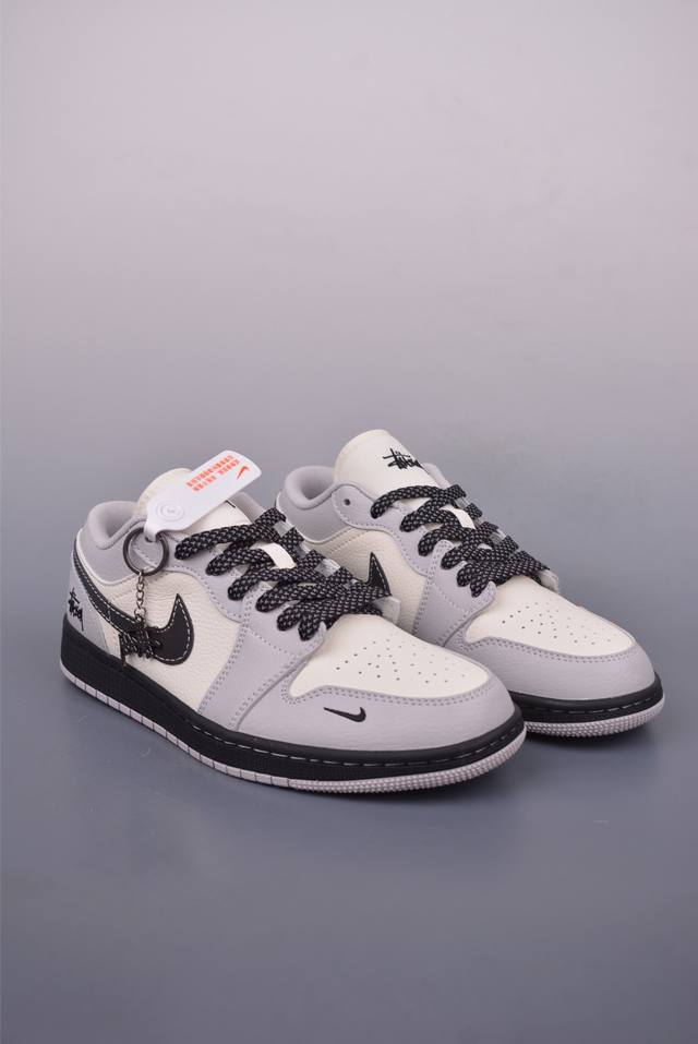 nike Jordan Air Jordan 1 斯图西联名 纯原大厂出品 极力推荐 定制鞋盒 大厂纯原品质出货 超高清洁度 皮料切割干净无任何毛边 细节完美