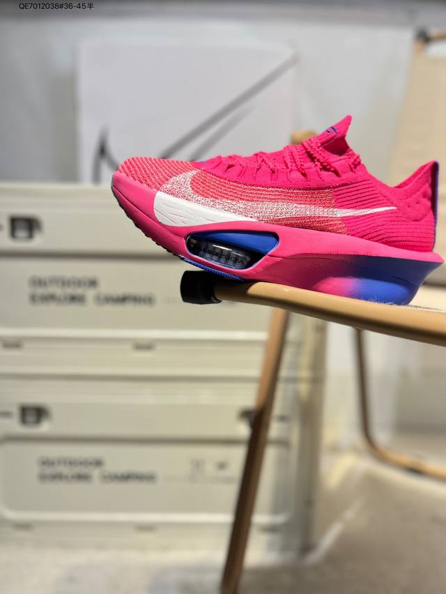 耐克 Nike Alphafly 3 proto 阿尔法三代 两个Airzoom缓震配置 全掌型碳纤维板 缔造出色推进感 中底Zoomx 泡绵从后跟延伸至鞋头