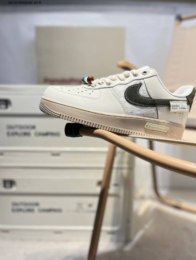 耐克 Nike Air Force 1 '07空军一号 百搭休闲运动板鞋 柔软 弹性十足的缓震性能和出色的中底设计 横跨复古与现代的外型结合 造就出风靡全球三十