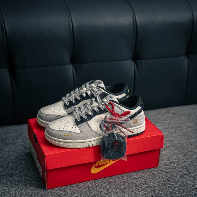 核心私 nike Dunk 全套原楦原模倾力打造完美版型 独家原厂航空铝磨具打磨大底 鞋头坡度极致还原 无解鞋型 原盒原配 圈内天花板工艺 原厂冲刀 超高清洁度