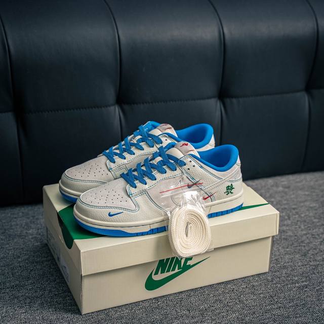 核心私 nike Dunk 全套原楦原模倾力打造完美版型 独家原厂航空铝磨具打磨大底 鞋头坡度极致还原 无解鞋型 原盒原配 圈内天花板工艺 原厂冲刀 超高清洁度