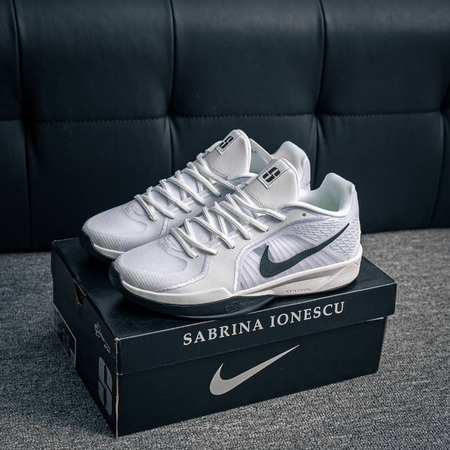 核心私 nike Sabrina 2 耐克 轻便耐磨 减震 低帮 篮球鞋 货号 Hf3234 100 尺码 36 36.5 37.5 38 38.5 39 40
