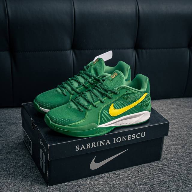 核心私 nike Sabrina 2 耐克 轻便耐磨 减震 低帮 篮球鞋 货号 Hq4345 300 尺码 36 36.5 37.5 38 38.5 39 40