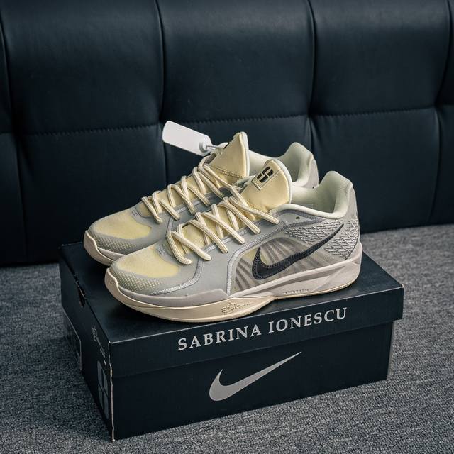 核心私 nike Sabrina 2 耐克 轻便耐磨 减震 低帮 篮球鞋 货号 Fz1517 102 尺码 36 36.5 37.5 38 38.5 39 40