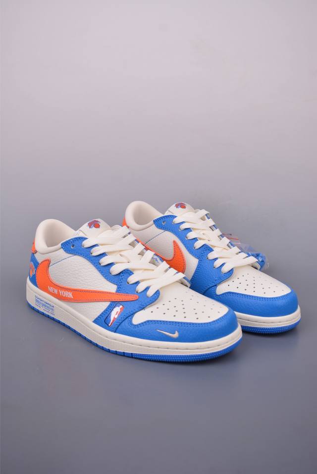 fragment X Travis Scott X Nba air Jordan 1 Low 三方联名倒钩 全新的三方联名低帮倒钩鞋面延续了黑脚趾设计 整双鞋以
