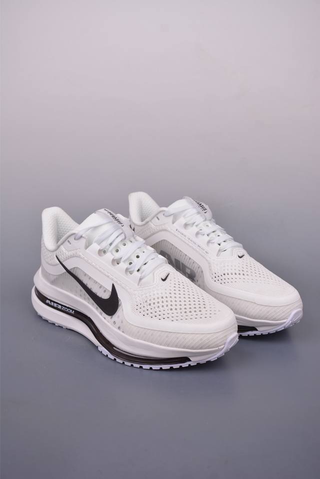 nike pegasus premium 减震防滑耐磨透气 低帮跑步鞋 兼顾迅疾外观和稳固脚感 后跟覆面和中足动态支撑巧妙融合 缔造稳定顺畅的迈步体验 官方货号