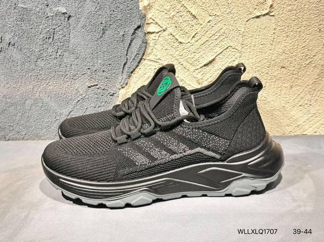 新品上市实拍 ecco爱步 广东原版透气 配备原版三件套 防尘纸 高弹大底 全头层牛皮 新款百搭休闲款 纯手工制成 鞋面走线工整 清晰质感 原单品质 拼接运动透